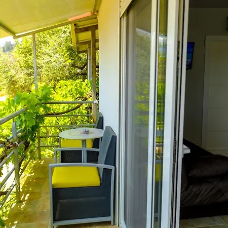 Apartment Nature Lovers-golden