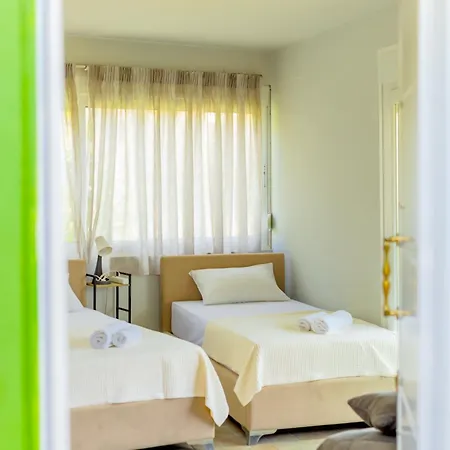 Nature Lovers-golden 크리시 아모우디아