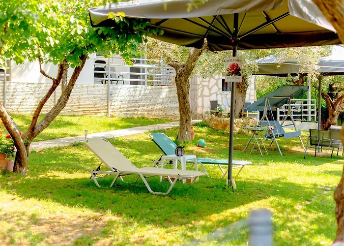 Nature Lovers-golden Χρυσή Αμμουδιά