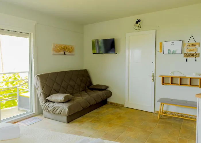 Nature Lovers-golden *