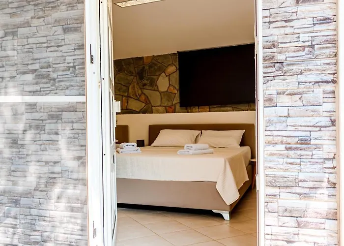 Nature Lovers-golden Χρυσή Αμμουδιά